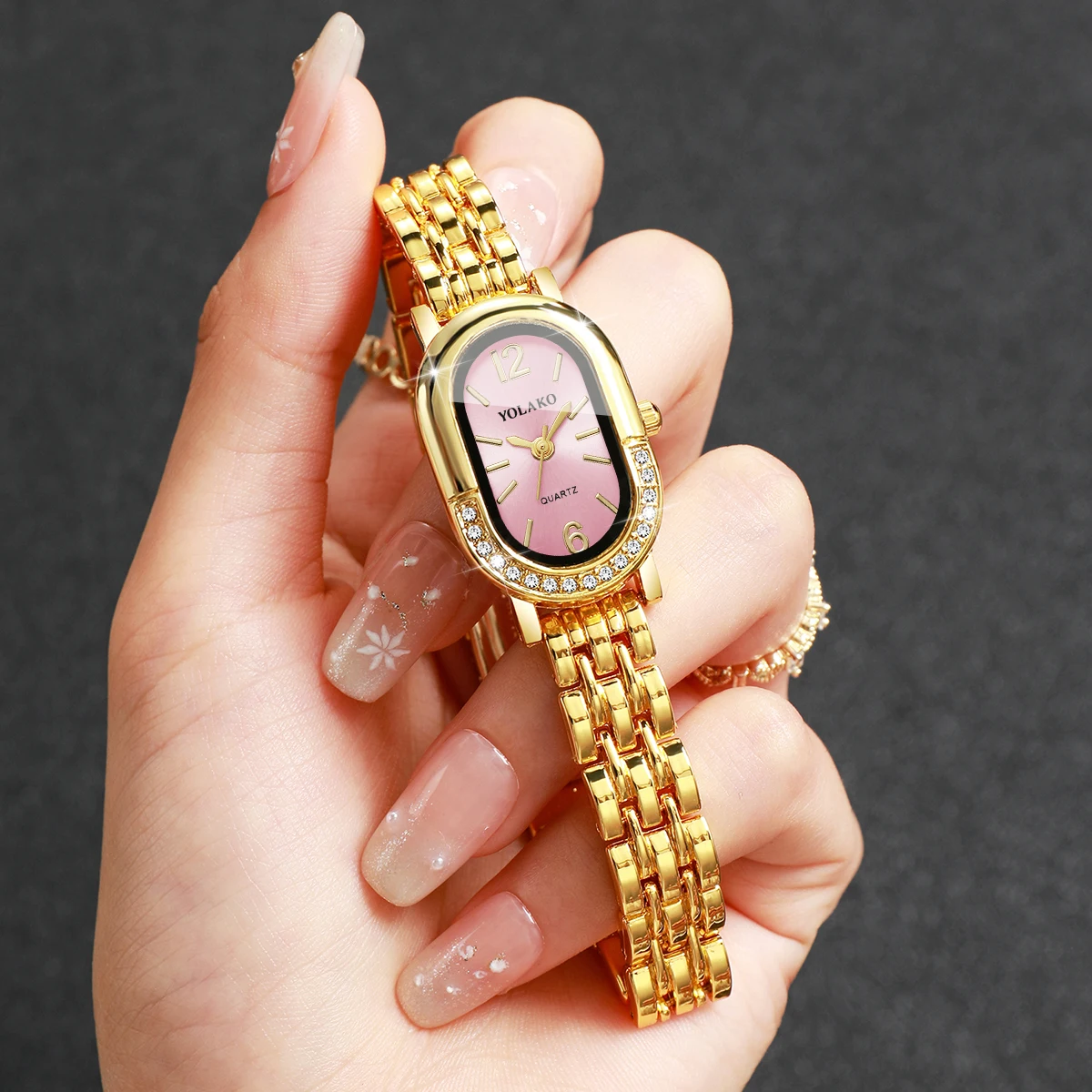 高級ラインストーン女性用クォーツ時計ファッションゴールデンブ - Luxury Watch Organizer のレビューと価格