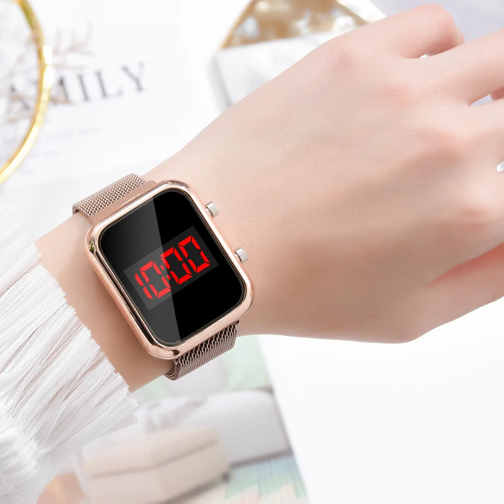 ファッション磁気バックル長方形 LED デジタル腕時計男性女 - Luxury Watch Exchange のレビューと価格