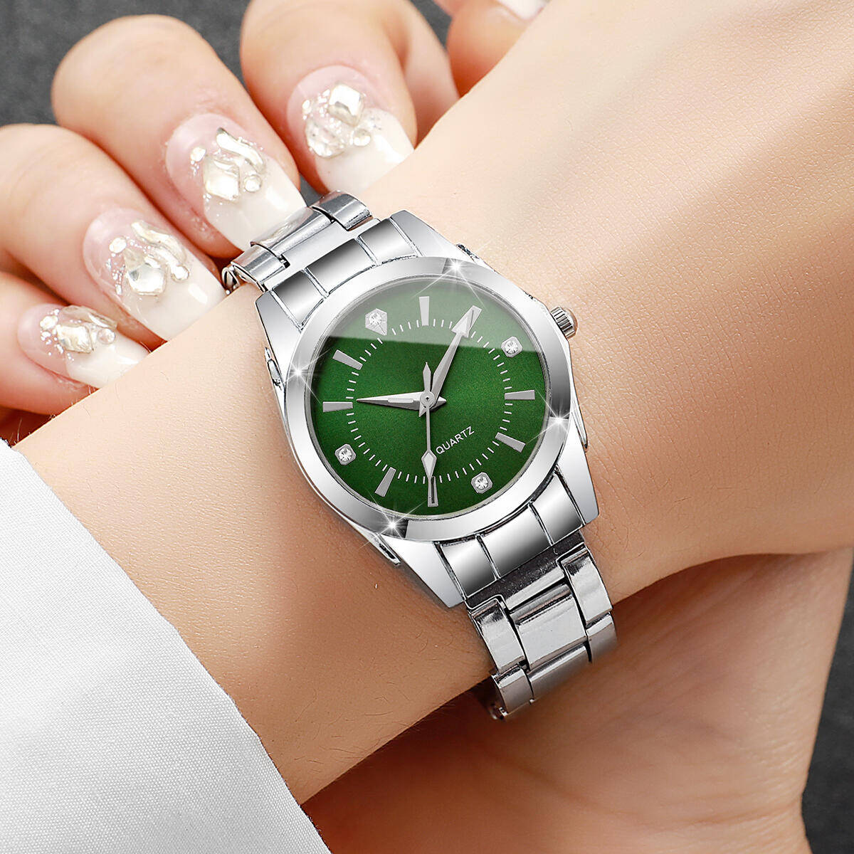 高級ラインストーンの女性の腕時計カジュアルクォーツ腕時計レデ - Luxury Watch Organizer のレビューと価格