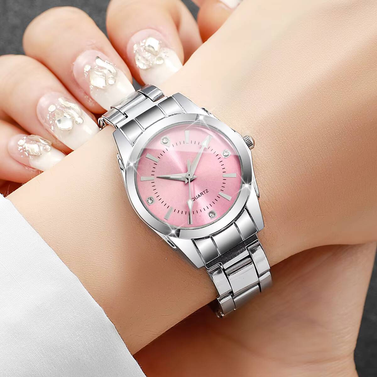 高級ラインストーンの女性の腕時計カジュアルクォーツ腕時計レデ - Luxury Watch Organizer のレビューと価格