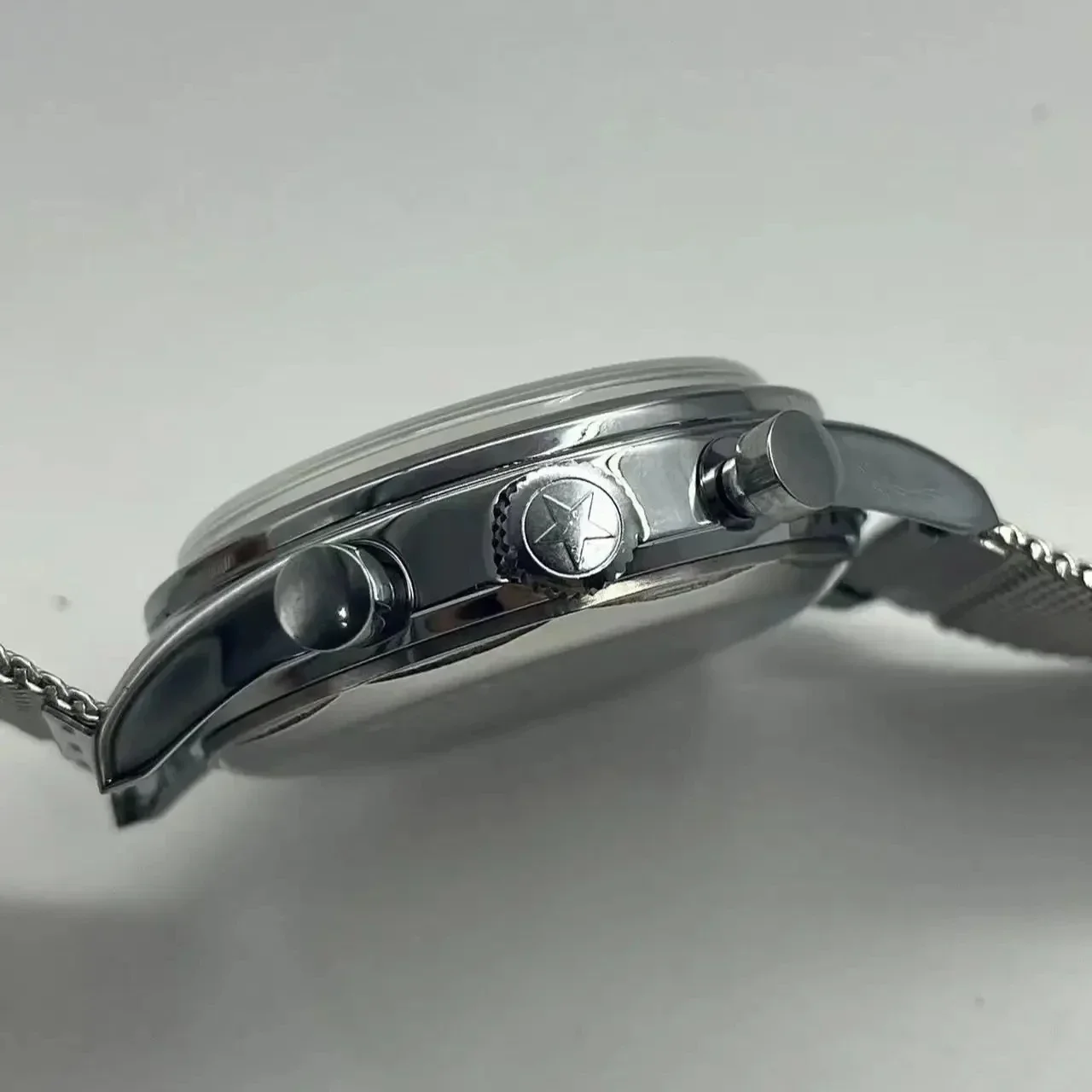 メンズ腕時計 1963 パイロット自動時計 42 ミリメート - Diver Watch 300M のレビューと価格